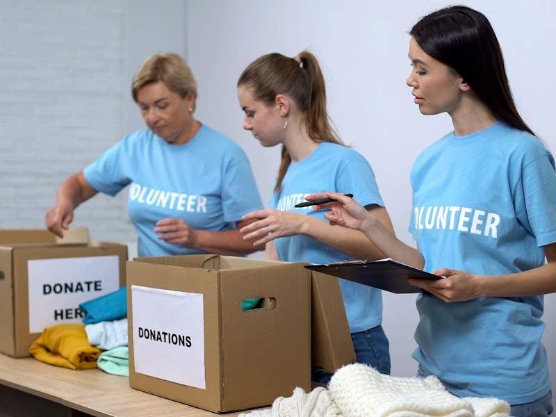 DIY vs Professional Junk Removal in Newport Beach: Which Is Better?